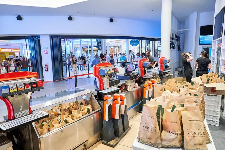 Foto 4 - Los cines del CC El Tormes abren de nuevo sus puertas con el preestreno de &lsquo;&iexcl;Qu&eacute; suene la...