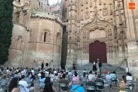 Representación de Salamancabraza en el Patio Chico