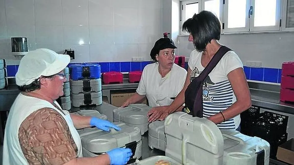 El servicio de comida a domicilio es uno de los prestados por Adecasal