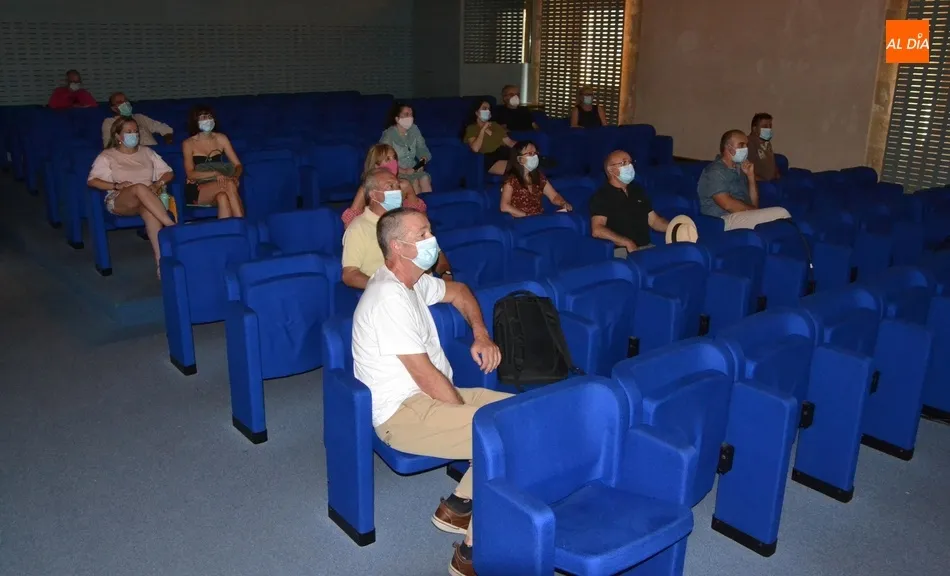 Foto 6 - La riqueza megal&iacute;tica de la comarca, explicada en una jornada divulgativa en Los &Aacute;guila  