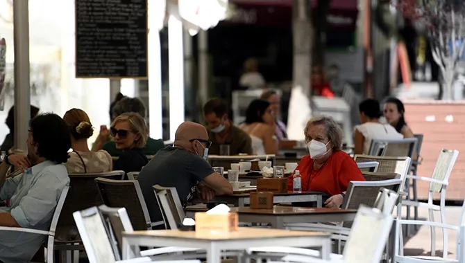 Terraza de un establecimiento hostelero en Madrid. EP
