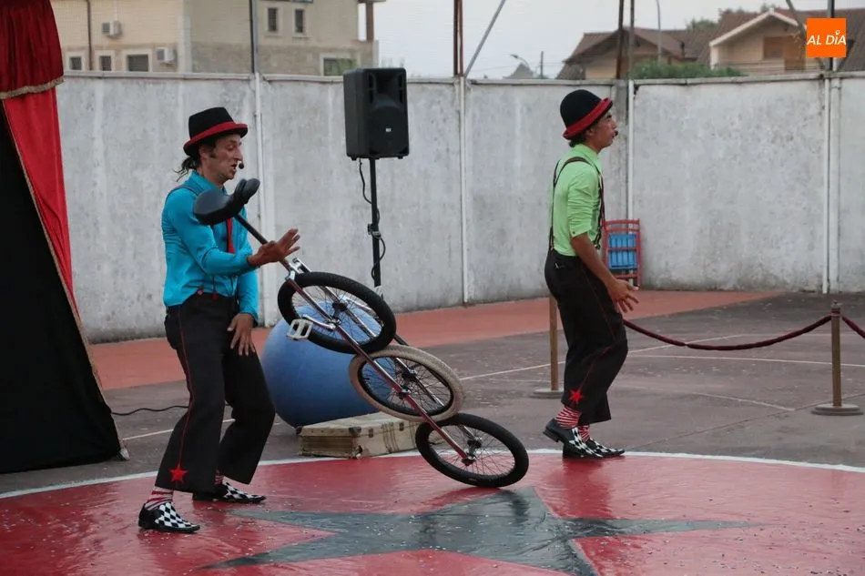 Foto 7 - Aldead&aacute;vila inicia el programa de &lsquo;Un verano diferente&rsquo; con el circo de Birly y Birloque  