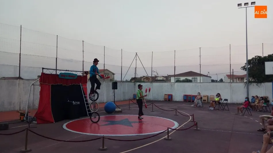 Foto 3 - Aldead&aacute;vila inicia el programa de &lsquo;Un verano diferente&rsquo; con el circo de Birly y Birloque  