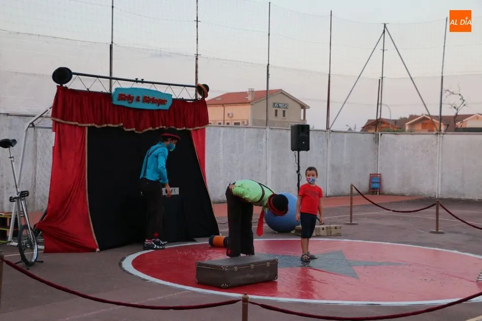 Foto 2 - Aldead&aacute;vila inicia el programa de &lsquo;Un verano diferente&rsquo; con el circo de Birly y Birloque  