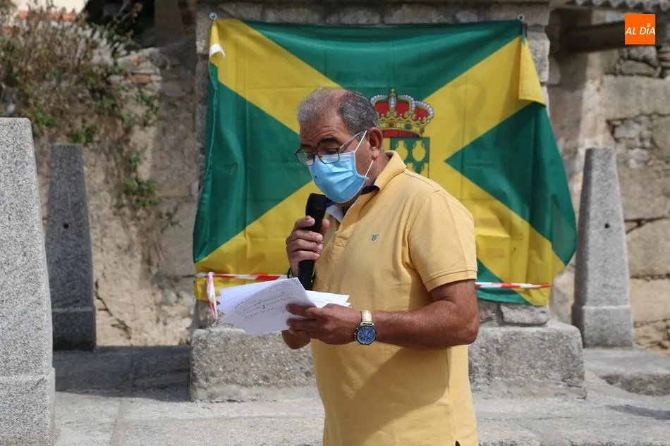 Foto 9 - Peralejos de Abajo homenajea a los fallecidos por la COVID-19  