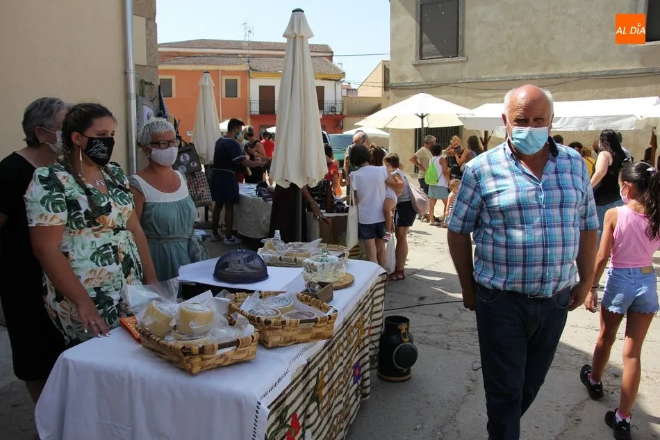 Foto 11 - Un sugerente mercado medieval ambienta la celebraci&oacute;n del Feudal de Hinojosa  
