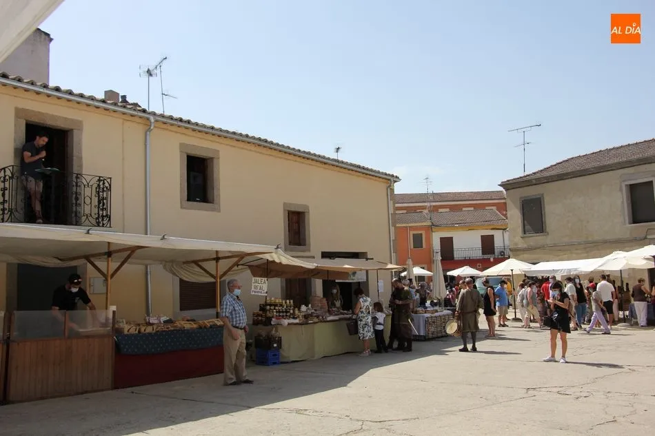 Foto 10 - Un sugerente mercado medieval ambienta la celebraci&oacute;n del Feudal de Hinojosa  