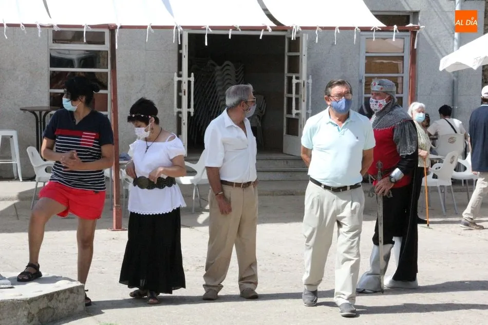 Foto 6 - Un sugerente mercado medieval ambienta la celebraci&oacute;n del Feudal de Hinojosa  