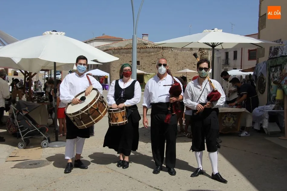 Foto 2 - Un sugerente mercado medieval ambienta la celebraci&oacute;n del Feudal de Hinojosa  