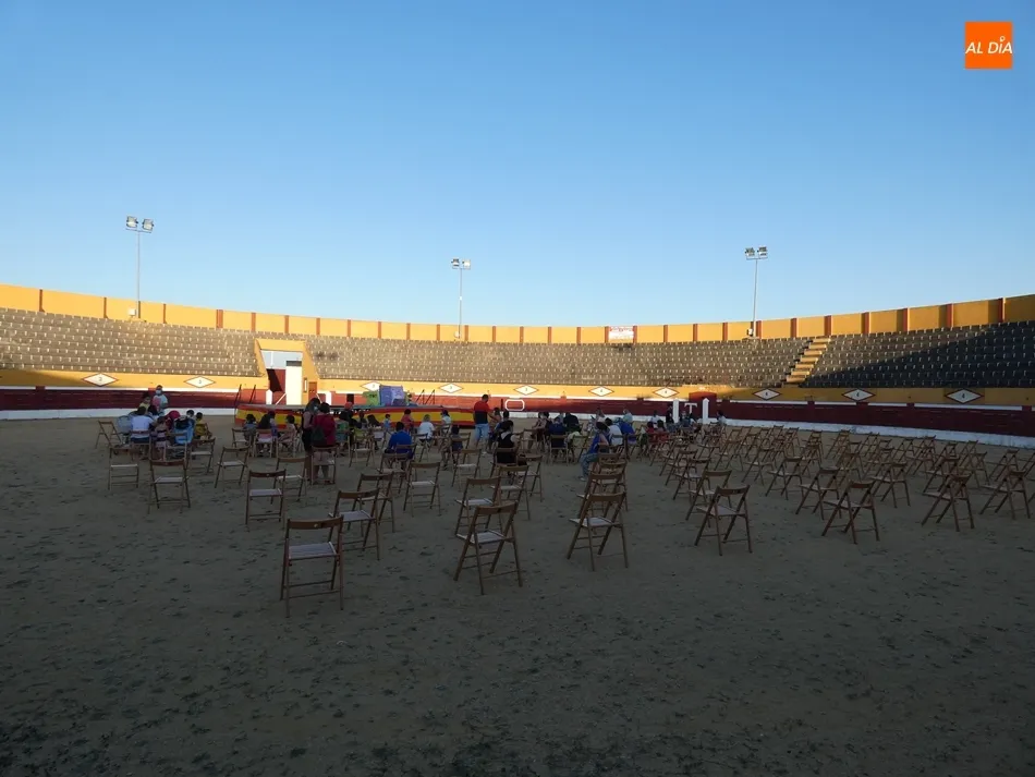 Entretenida tarde del viernes en Babilafuente  