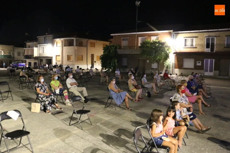 Foto 11 - Vilvestre comienza su Verano Cultural con el teatro de Trinomio y sus &lsquo;Trece&rsquo;  