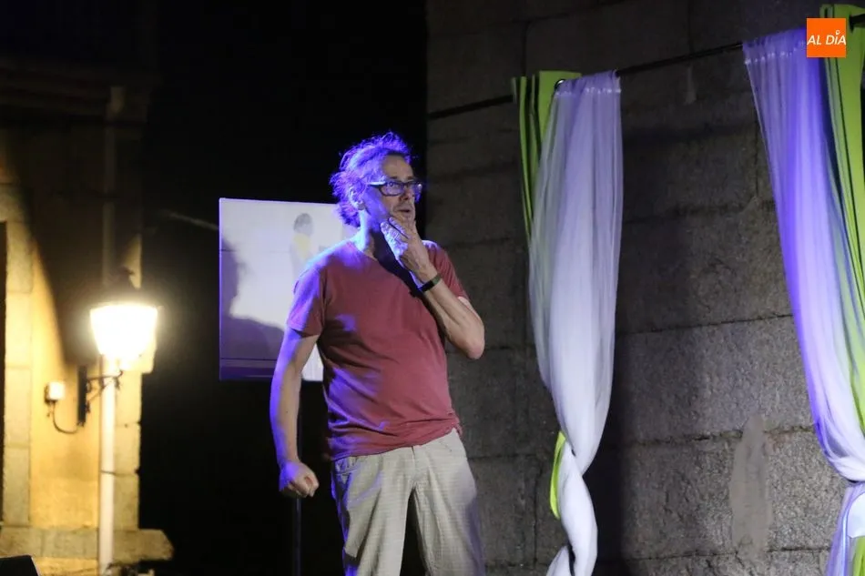 Foto 8 - Vilvestre comienza su Verano Cultural con el teatro de Trinomio y sus &lsquo;Trece&rsquo;  