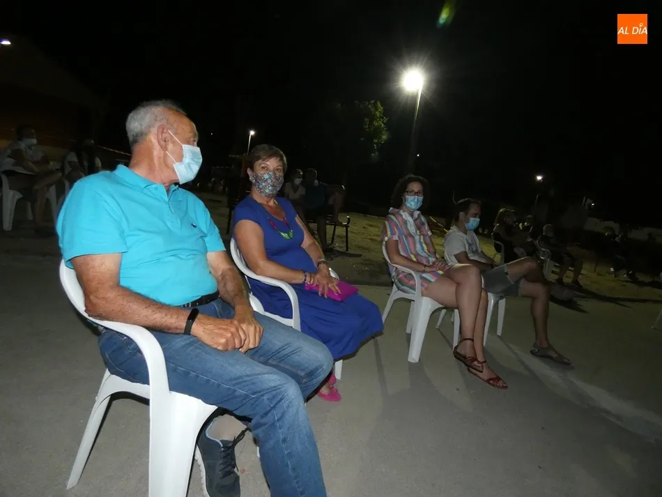 Foto 10 - Noche de mon&oacute;logos en Poveda de las Cintas con &Aacute;lvaro Seko y Fernando &ldquo;El Paelao&rdquo;