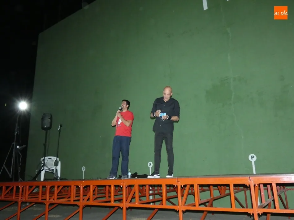 Foto 8 - Noche de mon&oacute;logos en Poveda de las Cintas con &Aacute;lvaro Seko y Fernando &ldquo;El Paelao&rdquo;