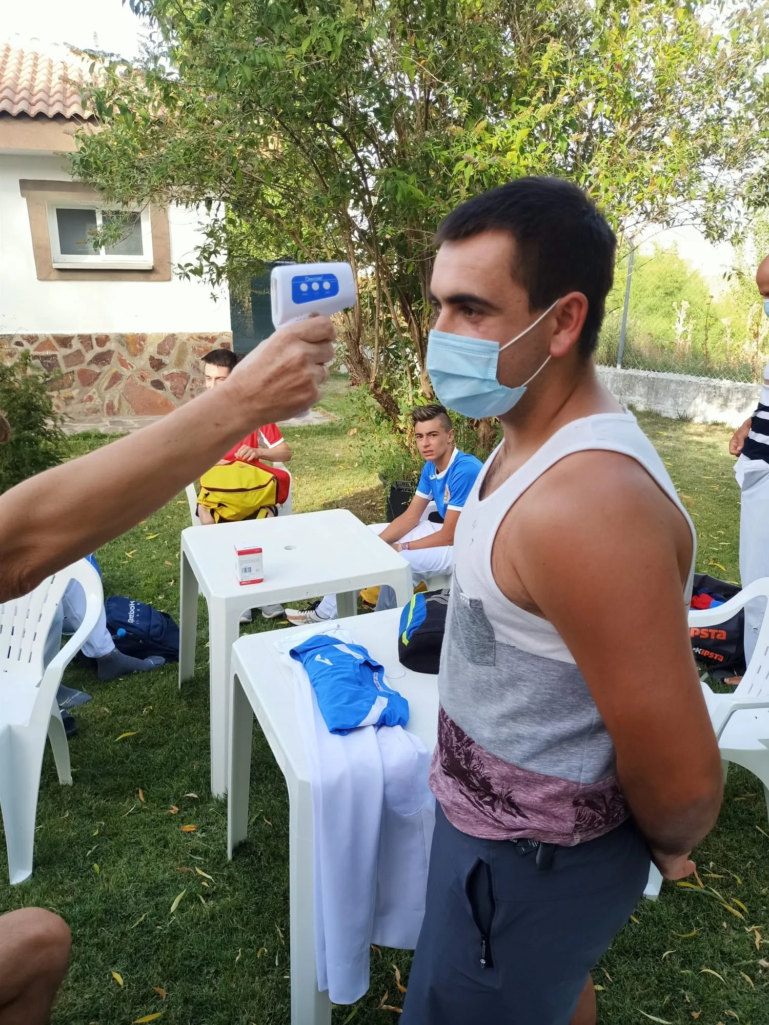 Foto 2 - R&aacute;gama acoge el primer partido de cadetes del Club de Pelota Las Villas