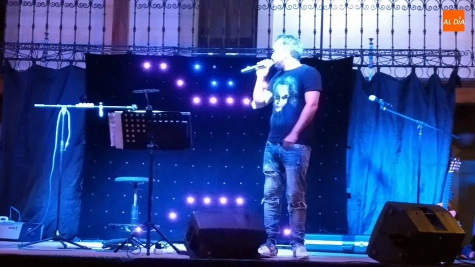 Foto 6 - Gran velada musical y de humor en la noche del s&aacute;bado en Ba&ntilde;ob&aacute;rez