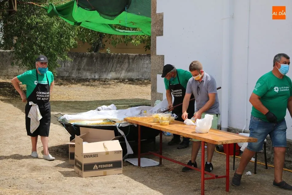 Foto 9 - Peralejos de Abajo muestra su cara m&aacute;s solidaria a favor de ELACYL  