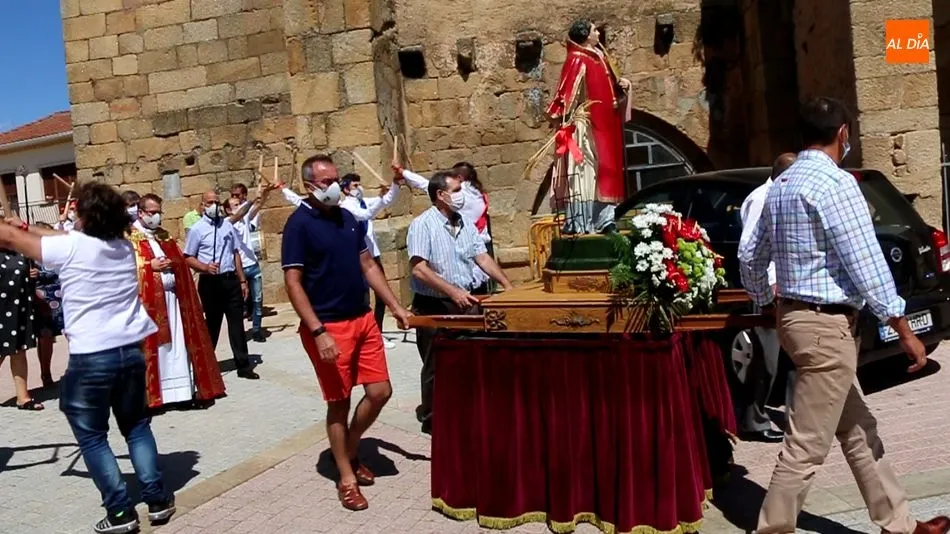 Foto 4 - Las danzas de paleos envuelven a San Lorenzo en Saucelle  