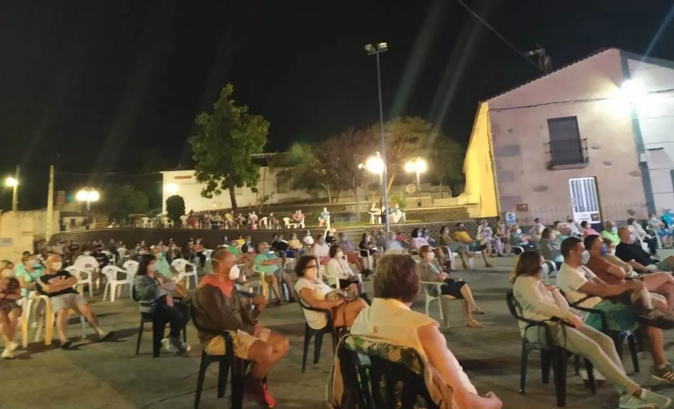 Foto 3 - Saelices el Chico finaliza con la gala de &lsquo;Comedia Charra&rsquo; su exitoso Verano Cultural  