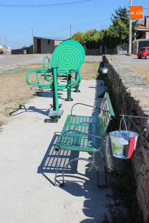 Foto 2 - Los ni&ntilde;os de Yecla de Yeltes conocen de primera mano el concepto del reciclado  