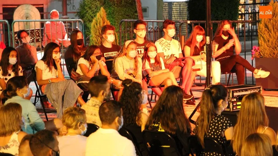 Mayalde viste de tradición la noche de San Lorenzo en Saucelle  