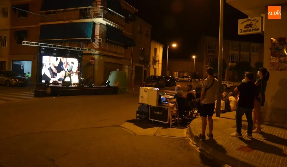Foto 2 - El Guapo Calavera anima la noche del lunes en el barrio de San Crist&oacute;bal  
