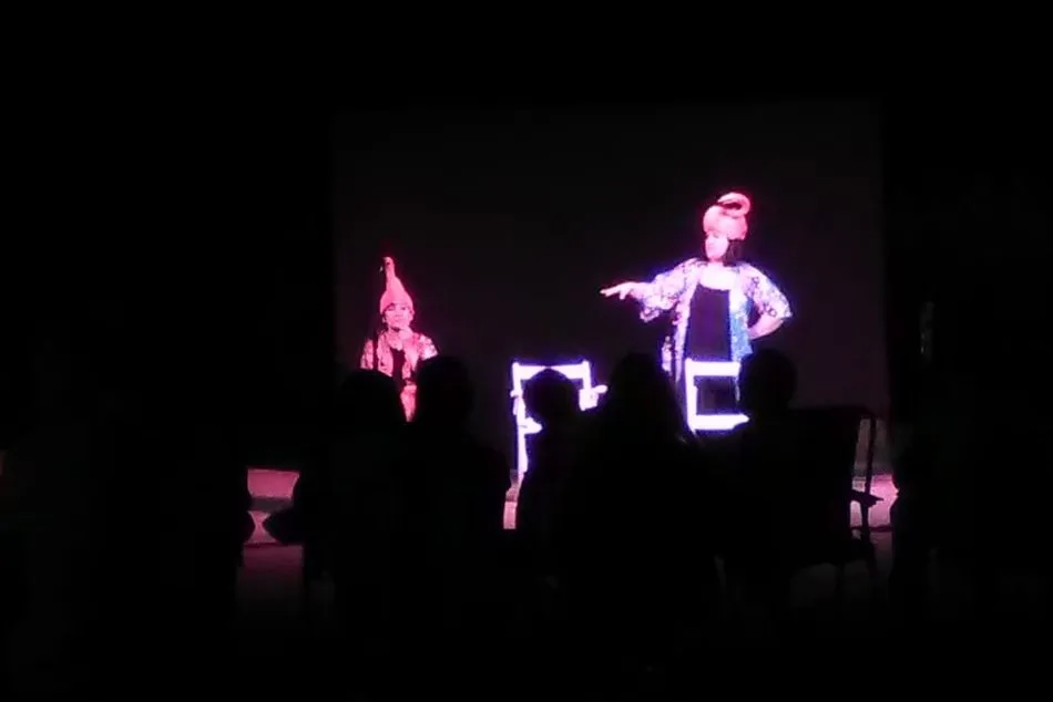 Foto 4 - Los vecinos de Barceo disfrutan de las Noches de Cultura con Divinas Comedias  