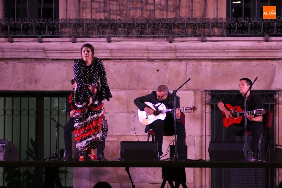 Foto 10 - Lita Blanco y su cuadro flamenco deja la &lsquo;Esencia&rsquo; en Vitigudino  
