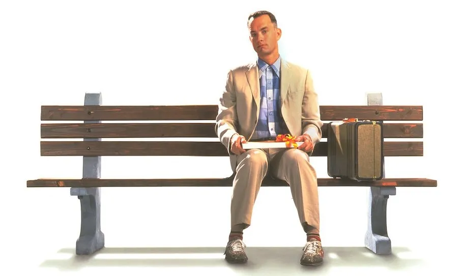 Forrest Gump es una película estadounidense cómica dramática estrenada en 1994 y protagonizada por Tom Hanks