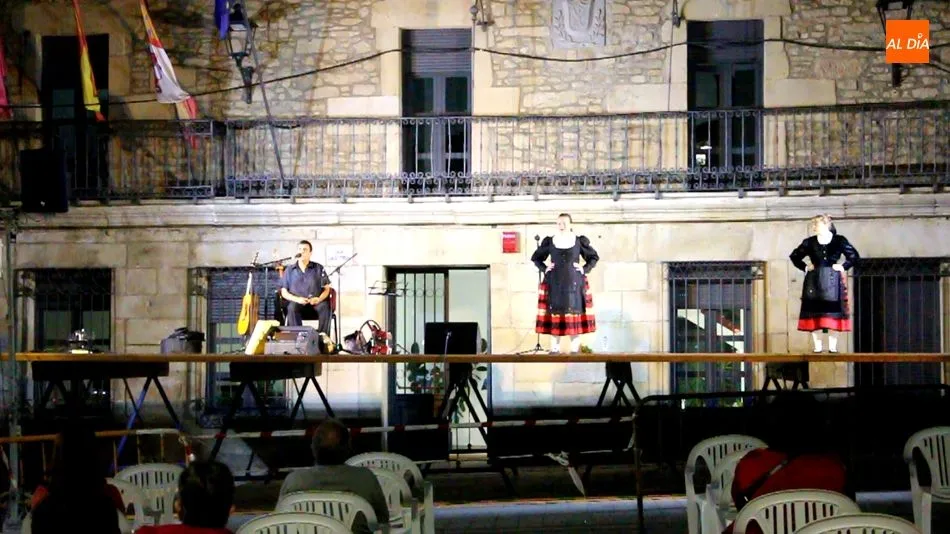 Foto 9 - &lsquo;El hombre folk&iacute;bero&rsquo; deja en Vitigudino un amplio repertorio de la m&uacute;sica tradicional&nbsp; en...