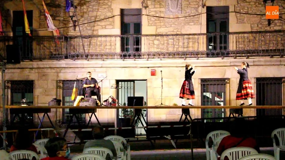 Foto 7 - &lsquo;El hombre folk&iacute;bero&rsquo; deja en Vitigudino un amplio repertorio de la m&uacute;sica tradicional&nbsp; en...