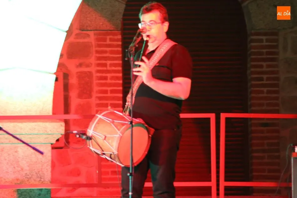 Foto 5 - Baleo pone la nota tradicional a Las Noches de la Plaza en Villarino  