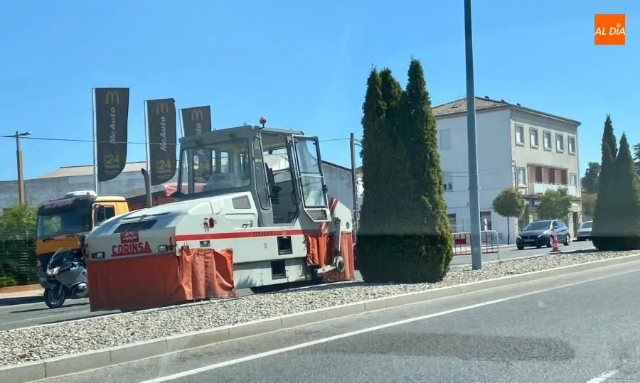 Foto 3 - Complicaciones para el tr&aacute;fico en la entrada a Salamanca por la carretera de Madrid