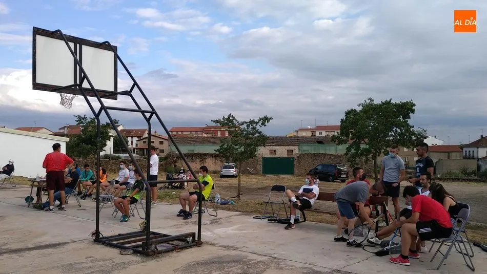 Foto 8 - Lumbrales celebra un muy disputado II Campeonato de Frontenis por parejas