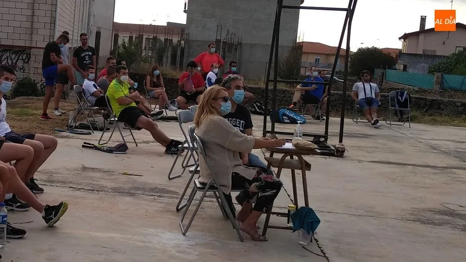 Foto 7 - Lumbrales celebra un muy disputado II Campeonato de Frontenis por parejas