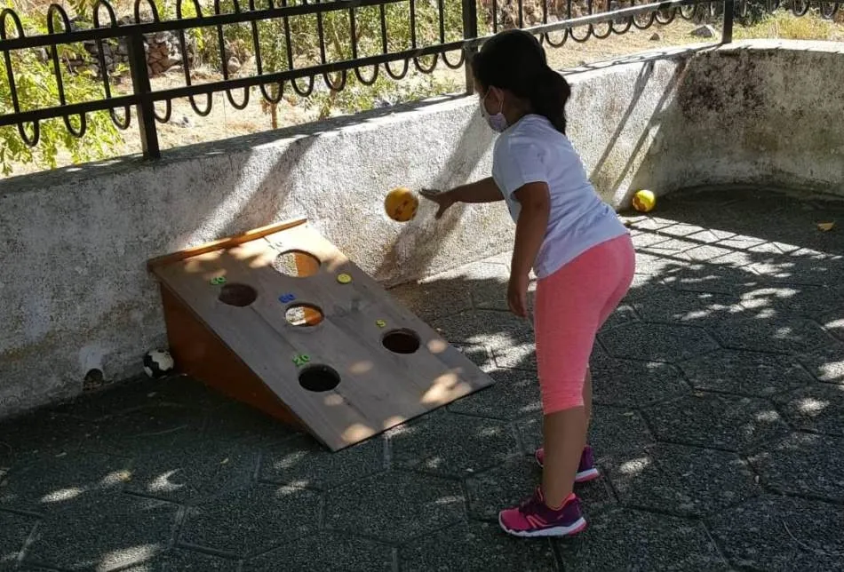 Foto 7 - &lsquo;El Tren de Colores&rsquo; de Saelices el Chico llega a su destino con la actuaci&oacute;n de Cristian...