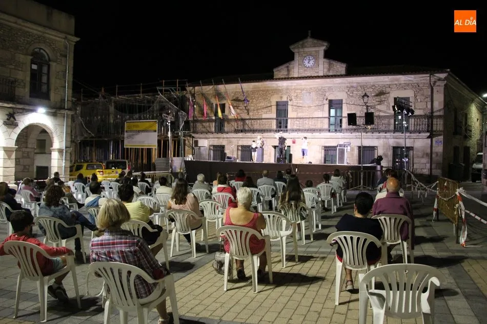 Foto 7 - El Bar&oacute;n despliega su magia en Vitigudino  