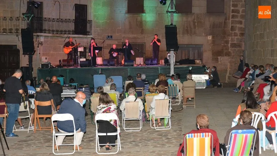 Foto 4 - Baleo estrena su canci&oacute;n &lsquo;Abadengo&rsquo; en el concierto de San Felices de los Gallegos