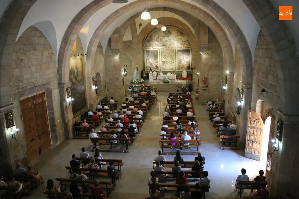 Foto 6 - Vitigudino cumple su cita con la Virgen del Socorro  