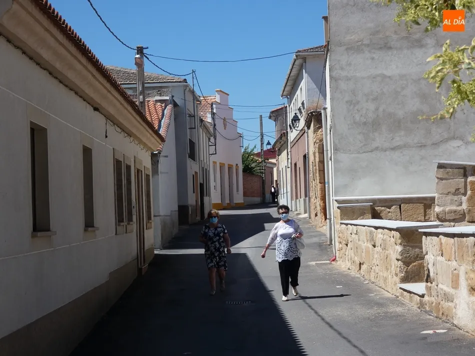 Foto 10 - Cantalpino honra a la Virgen de la Asunci&oacute;n sin procesi&oacute;n