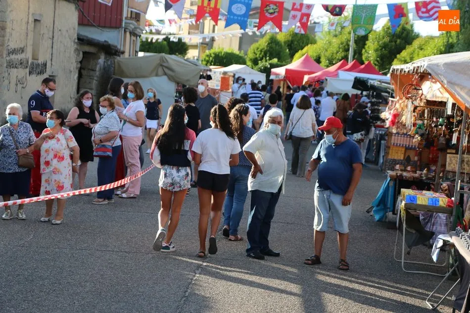 Foto 11 - Buena afluencia de p&uacute;blico en la Feria Medieval de Vitigudino  