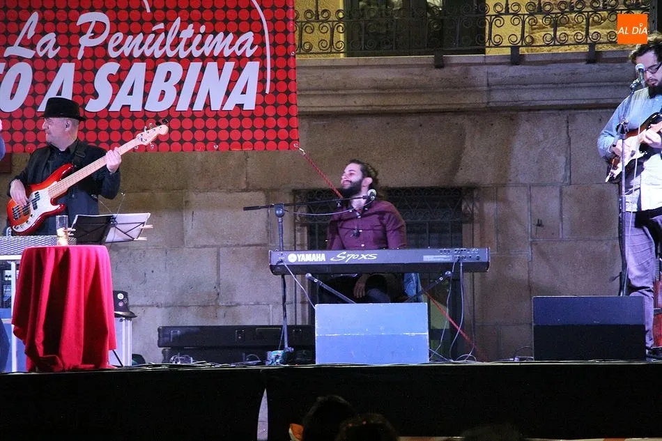Foto 11 - Excelente tributo a Joaqu&iacute;n Sabina en Vitigudino  