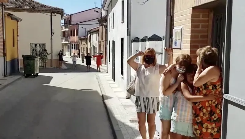 Foto 4 - Emociones y la &ldquo;Charr&aacute;&rdquo; en las calles protagonizan las honras a San Roque en Macotera
