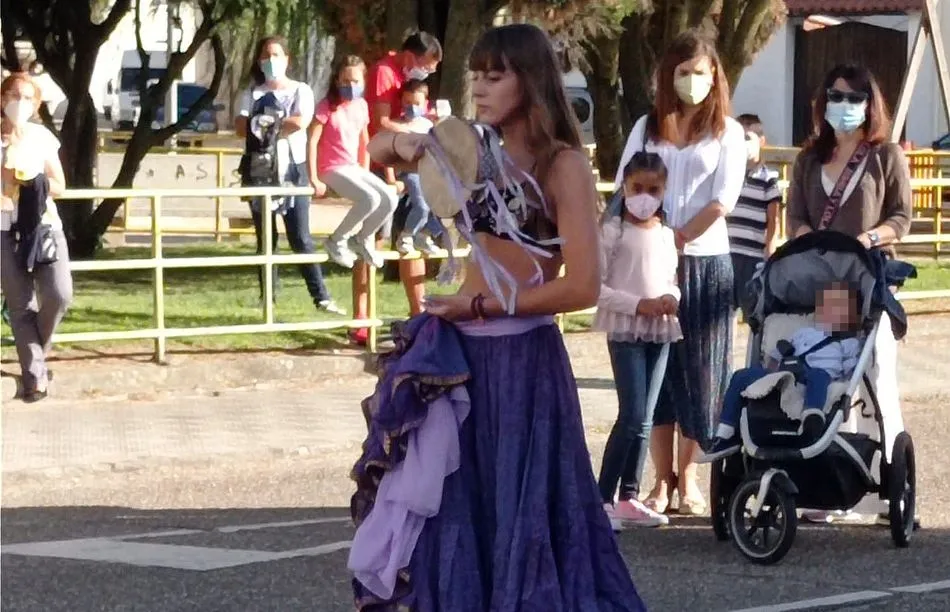 Foto 4 - Un espect&aacute;culo de fuego pone el broche a la Feria Medieval en Vitigudino  