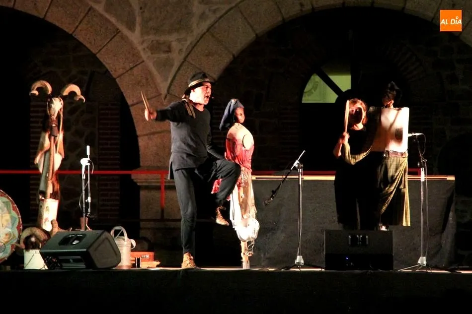 Foto 11 - Mayalde hace cantar a la Plaza de Villarino  