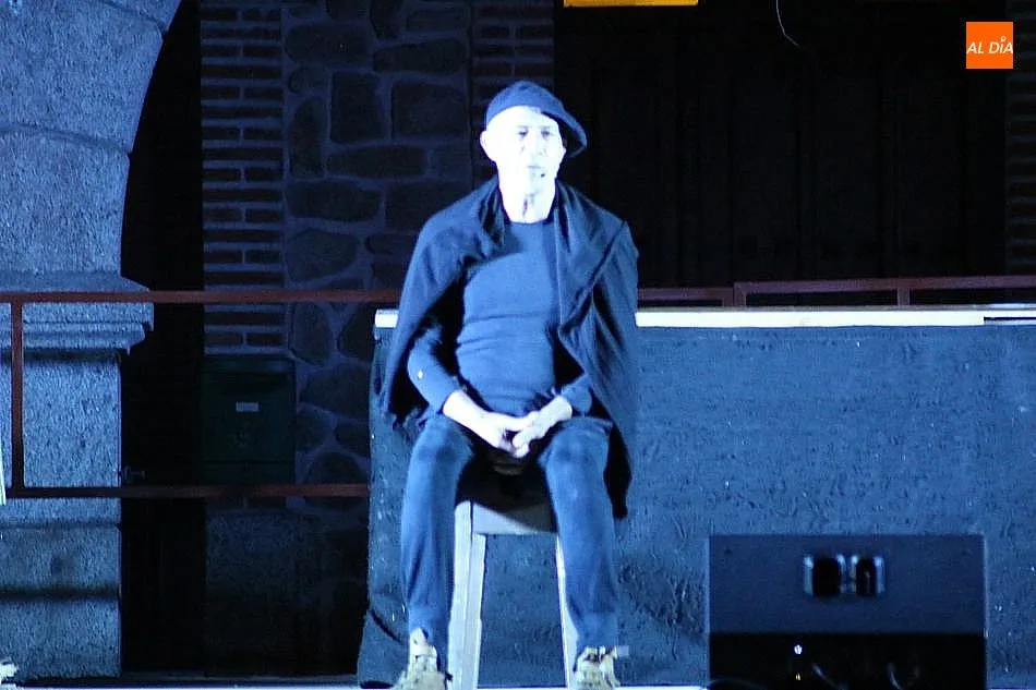 Foto 3 - Mayalde hace cantar a la Plaza de Villarino  