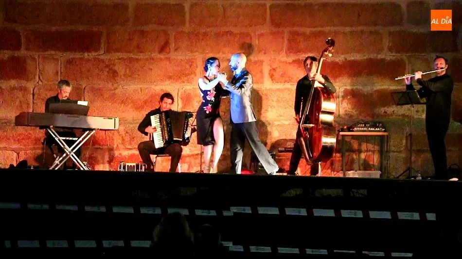 Foto 4 - Tango Zero marca el inicio del programa cultural en Masueco  