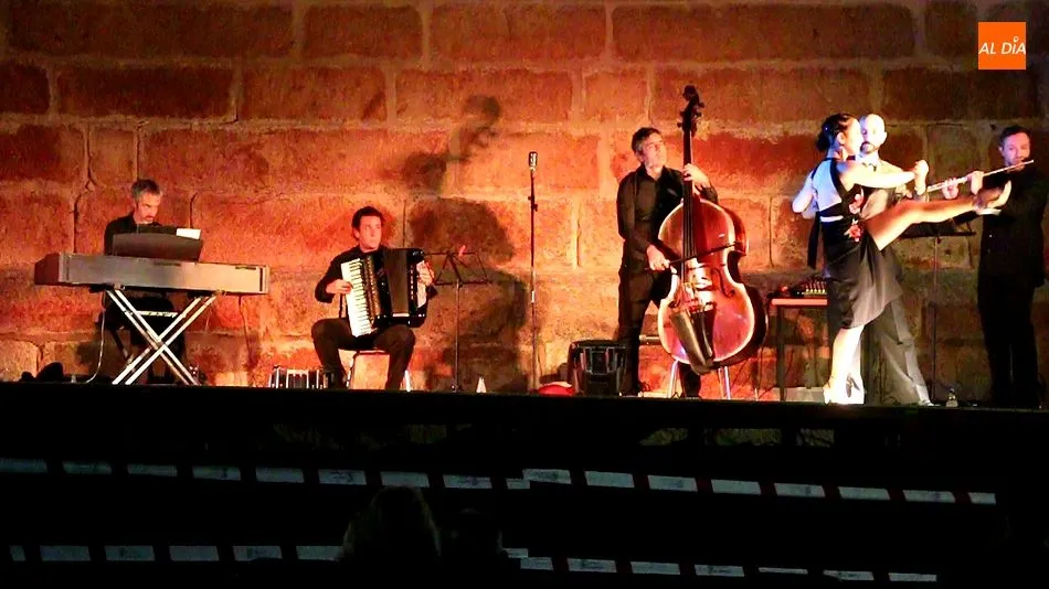 Foto 2 - Tango Zero marca el inicio del programa cultural en Masueco  