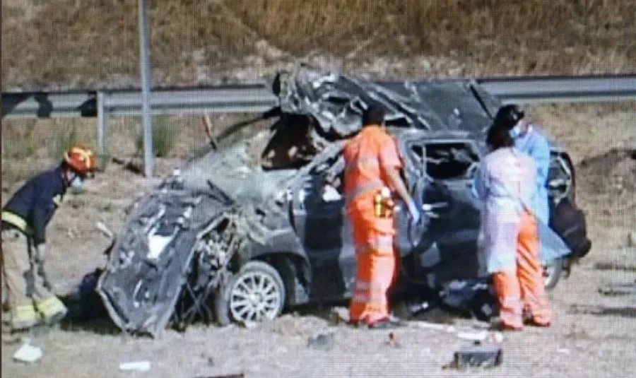 Aspecto del vehículo siniestrado en la A-62. Foto 112 CyL