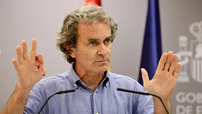 El director del Centro de Coordinación de Alertas y Emergencias Sanitarias, Fernando Simón, durante una comparecencia ante los medios